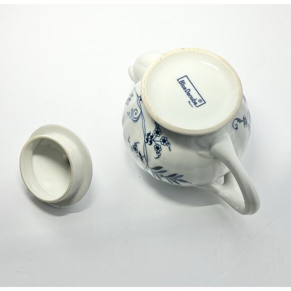Blue Danube “Blue Onion” Porcelain Teapot & Lid 6” 28oz - Picture 5 of 6